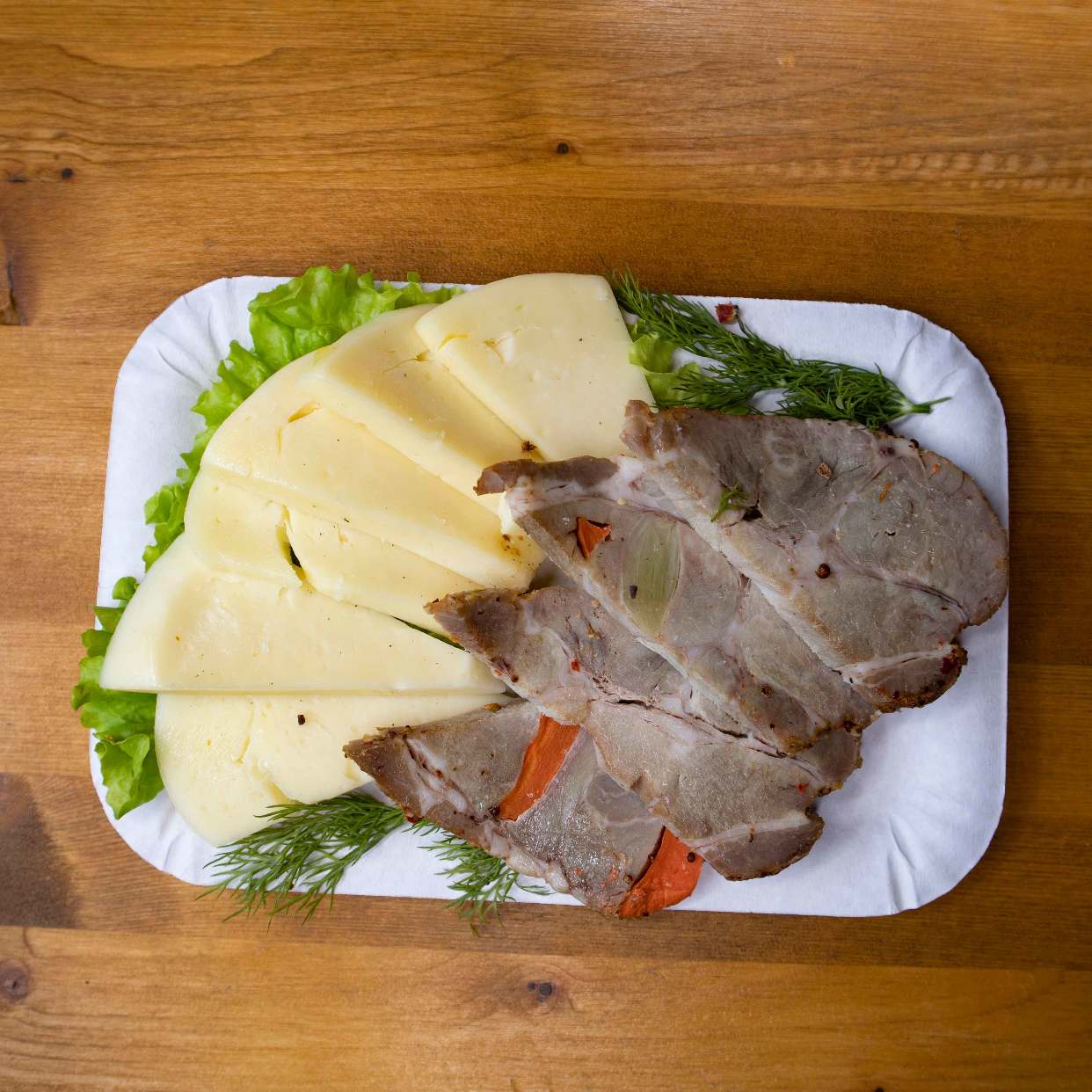 Нарезка сырно-мясная